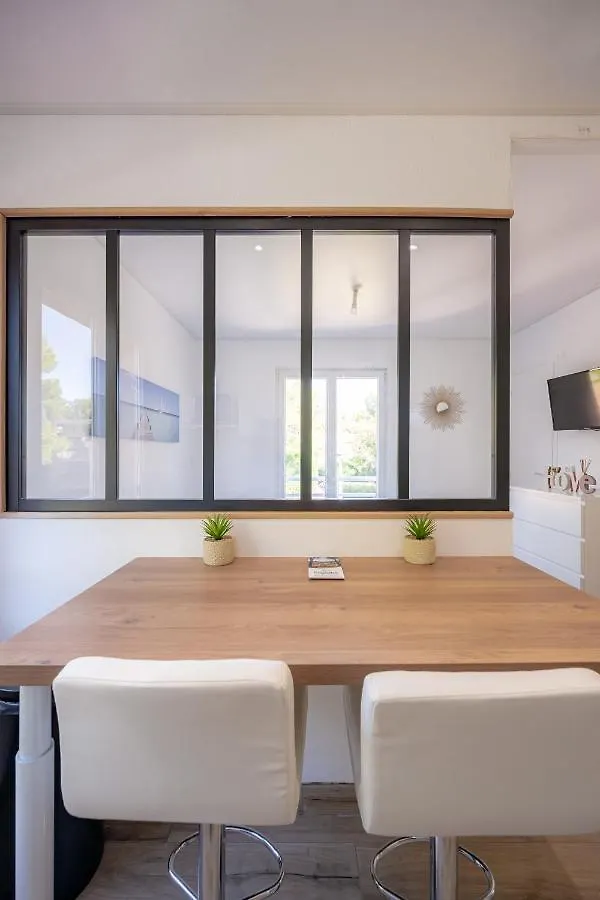公寓 Bord De Mer, Charmant Studio Entierement Equipe 博尔马斯·莱斯·米默萨斯